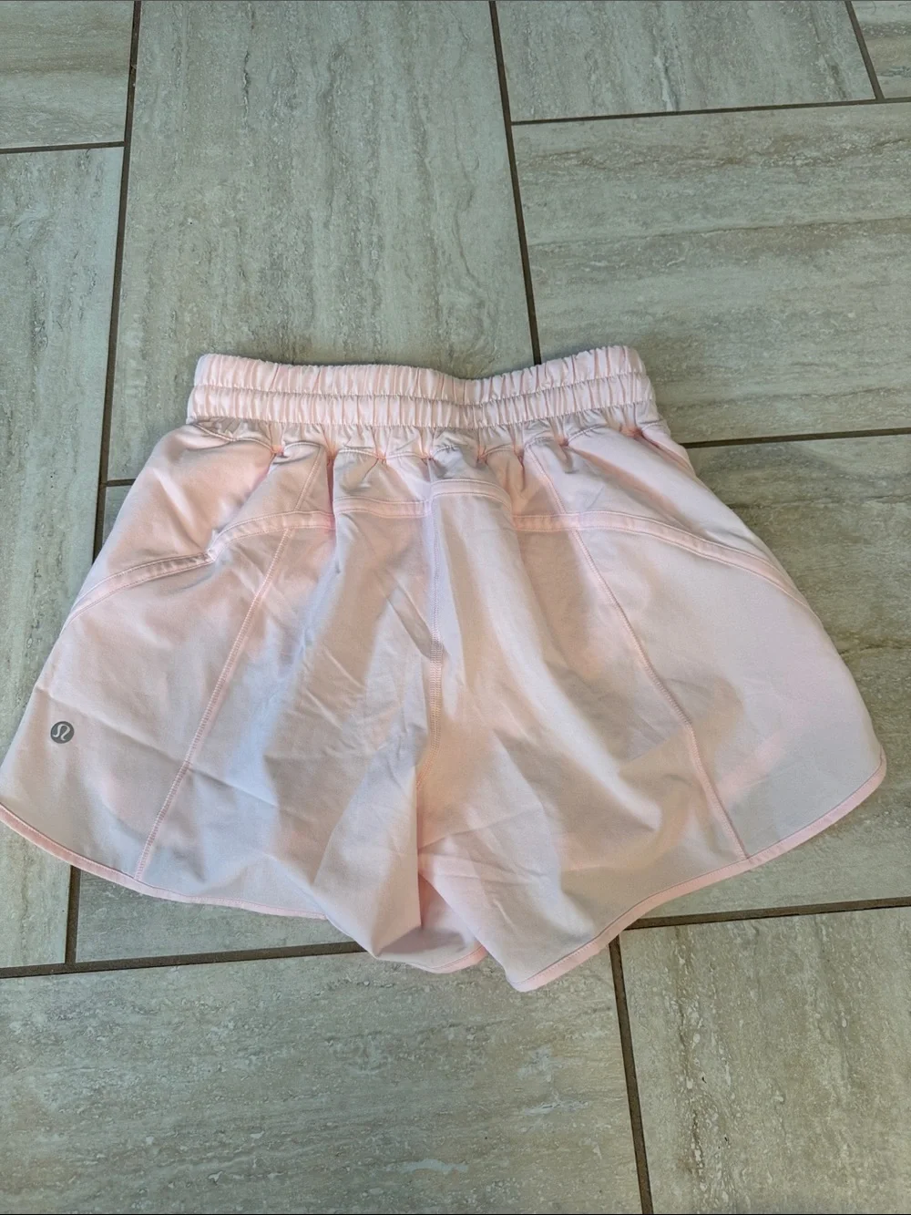 Lululemon Track That Mid-Rise Lined
Short 5" Strawberry Milkshake Size 6 - Picture 11 of 16